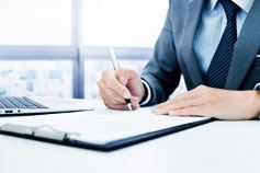 إعداد العقود وكتابة نطاق العمل